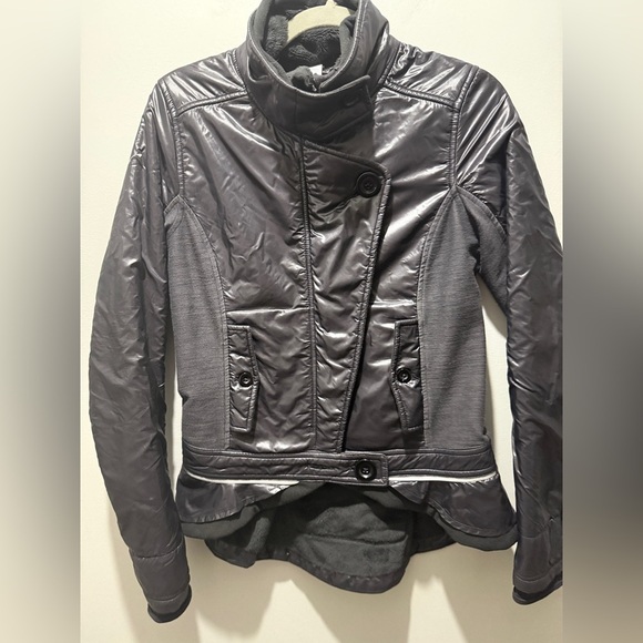 Rare Lululemon Pedal Power Jacket - Black 🔥Hot Pick🔥 - Picture 5 of 15